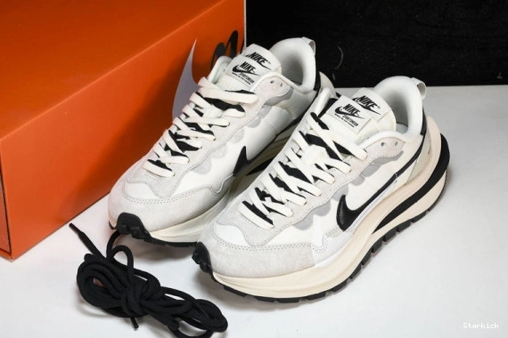 Vaporwaffle sacai Black White Nike DD1875-101 Grey 1113